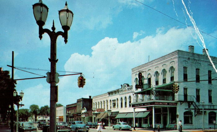 Stukeys Inn (Arlington Hotel) - Old Image Of Arlington Hotel (newer photo)